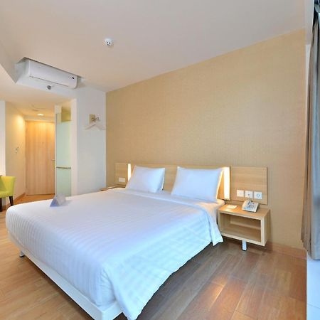 Whiz Prime Hotel Hasanuddin Макасар Екстер'єр фото