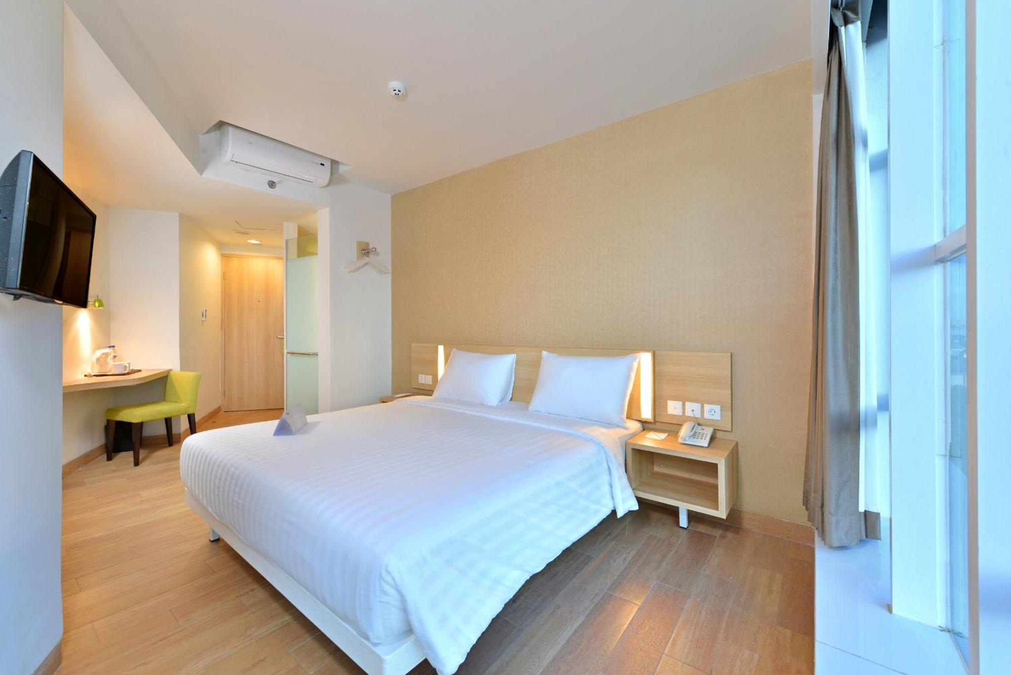 Whiz Prime Hotel Hasanuddin Макасар Екстер'єр фото