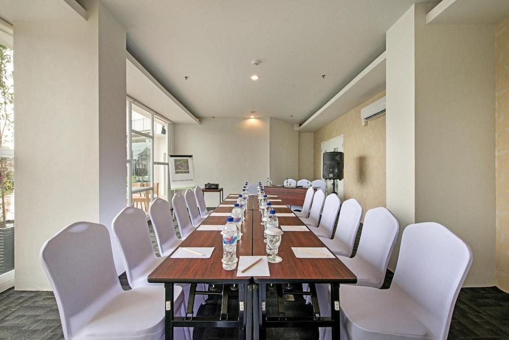 Whiz Prime Hotel Hasanuddin Макасар Екстер'єр фото