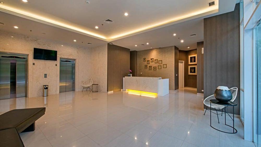 Whiz Prime Hotel Hasanuddin Макасар Екстер'єр фото