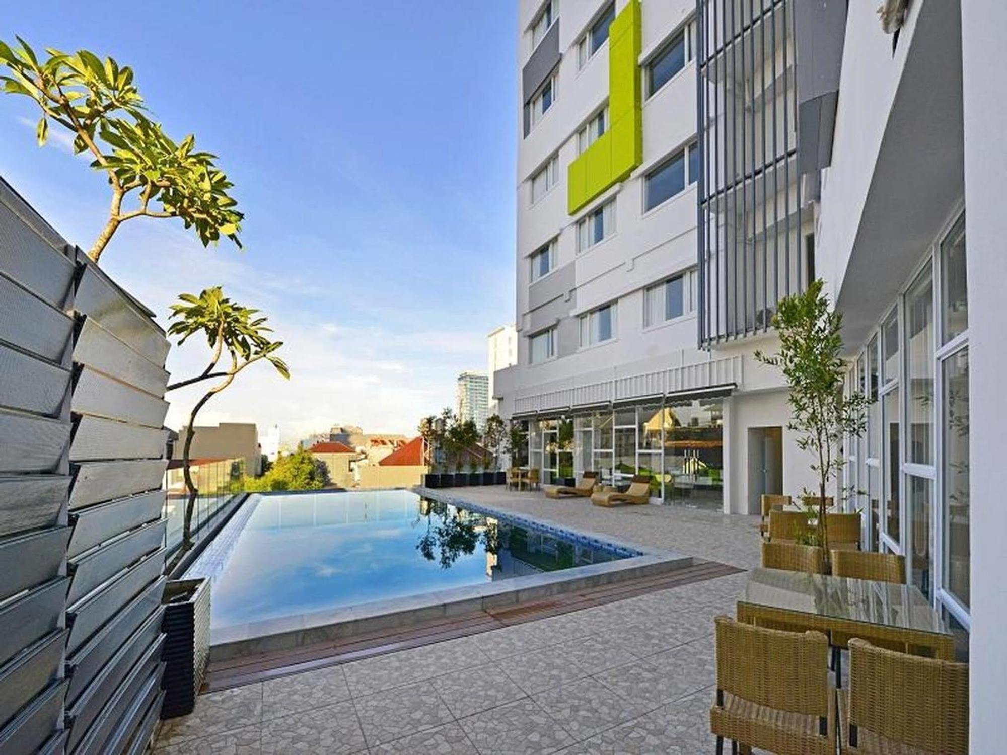 Whiz Prime Hotel Hasanuddin Макасар Екстер'єр фото