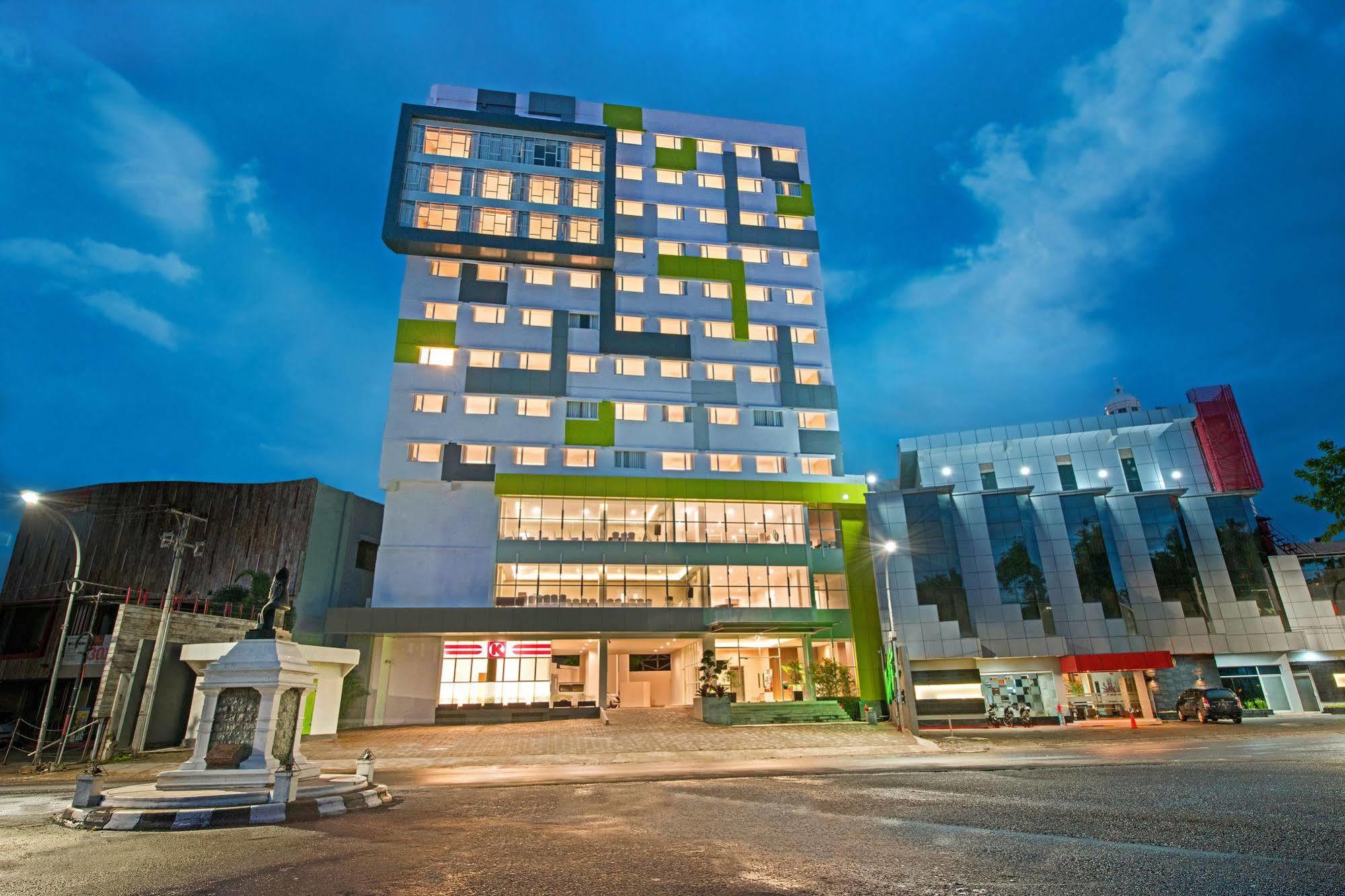 Whiz Prime Hotel Hasanuddin Макасар Екстер'єр фото